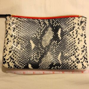 Banana republic pouch